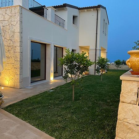 Villa Carmiano Luxury Bedrooms In Avola In The Province Of Syracuse With Spa And Swimming Pool And Wonderful Seaview Dış mekan fotoğraf