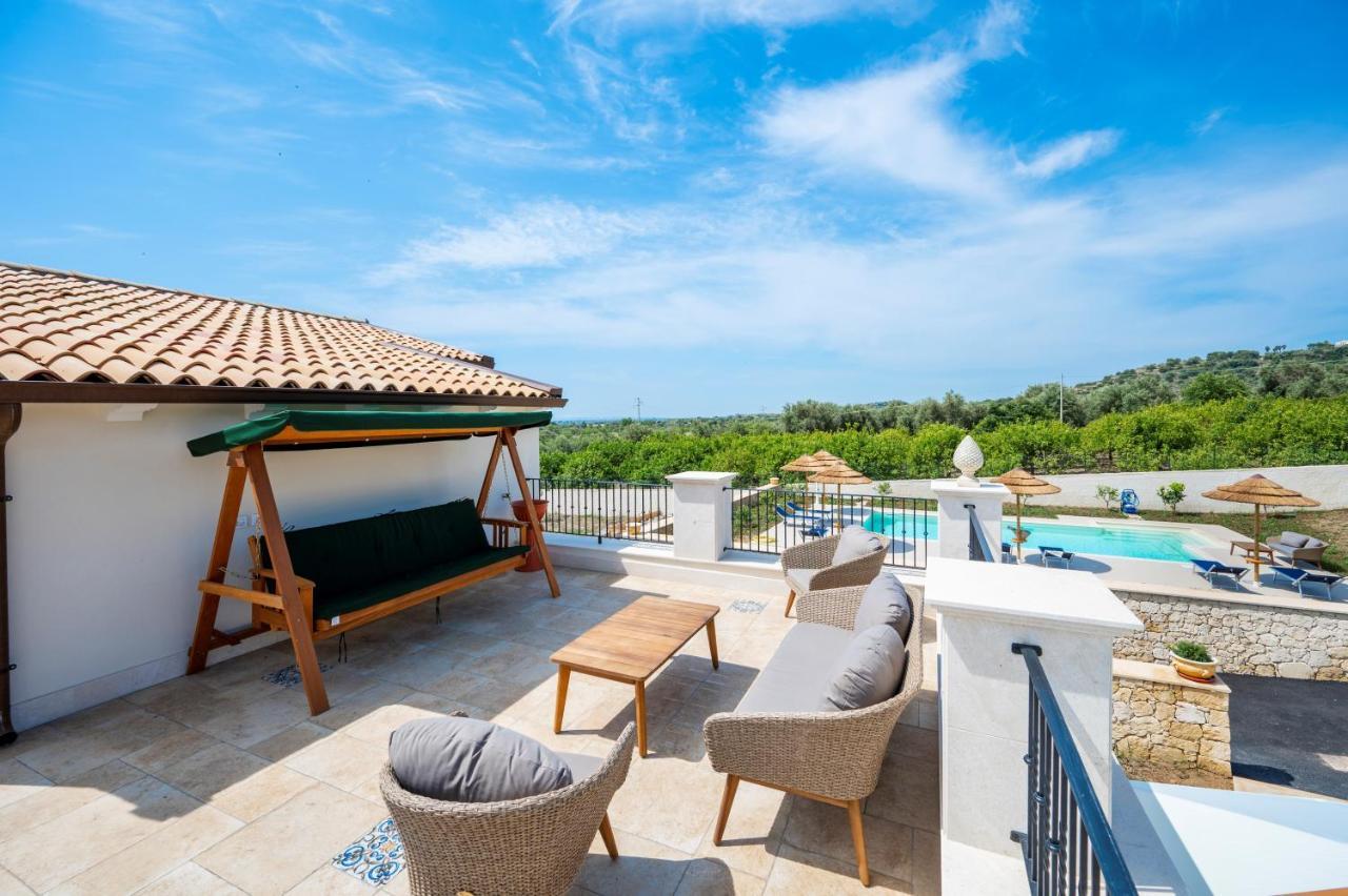 Villa Carmiano Luxury Bedrooms In Avola In The Province Of Syracuse With Spa And Swimming Pool And Wonderful Seaview Dış mekan fotoğraf