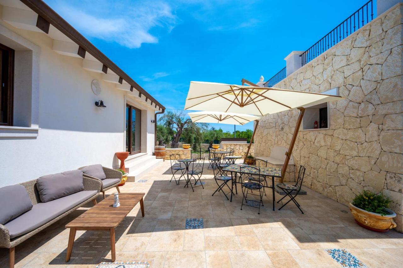 Villa Carmiano Luxury Bedrooms In Avola In The Province Of Syracuse With Spa And Swimming Pool And Wonderful Seaview Dış mekan fotoğraf