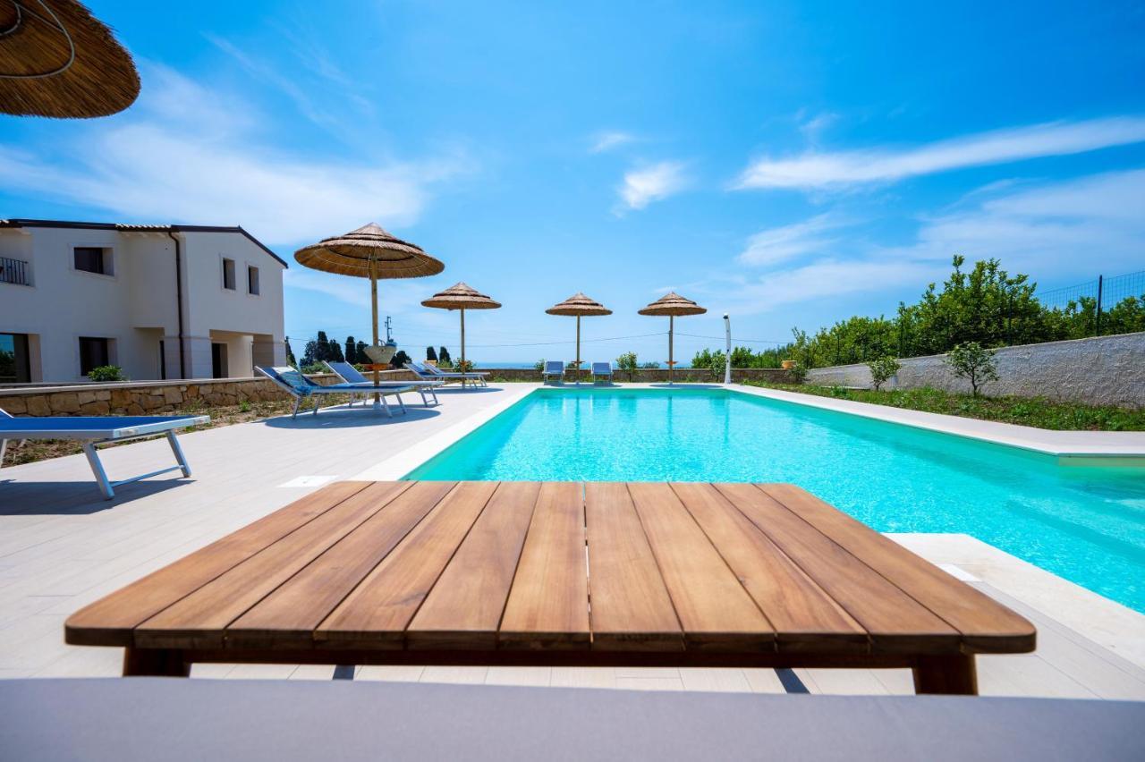 Villa Carmiano Luxury Bedrooms In Avola In The Province Of Syracuse With Spa And Swimming Pool And Wonderful Seaview Dış mekan fotoğraf