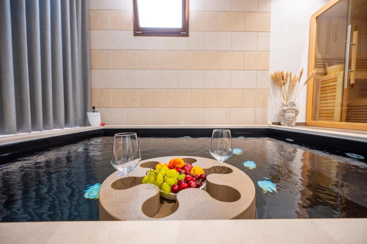 Villa Carmiano Luxury Bedrooms In Avola In The Province Of Syracuse With Spa And Swimming Pool And Wonderful Seaview Dış mekan fotoğraf