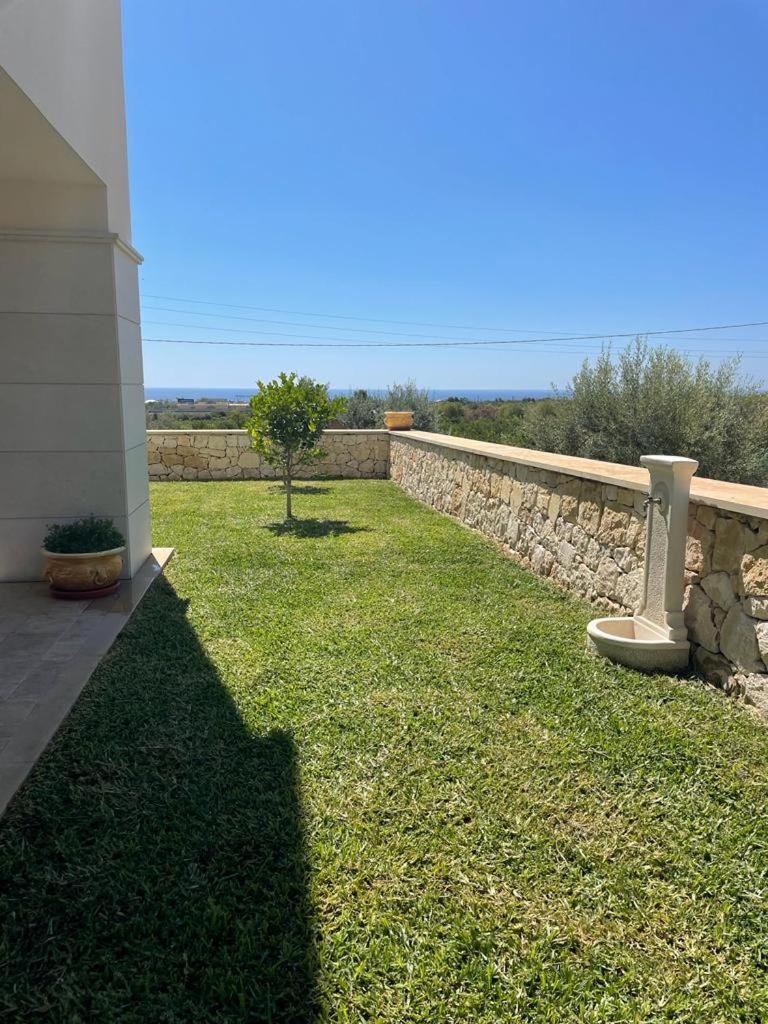 Villa Carmiano Luxury Bedrooms In Avola In The Province Of Syracuse With Spa And Swimming Pool And Wonderful Seaview Dış mekan fotoğraf